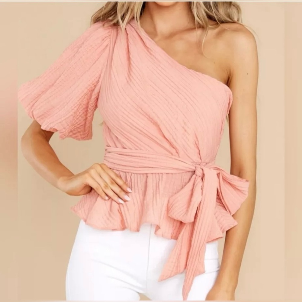 NWT MinkPink Vera One-Shoulder Top